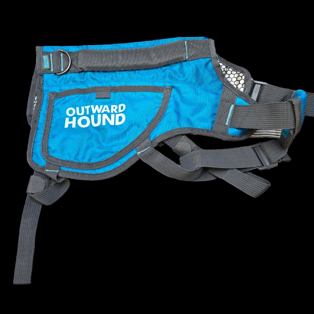 OUTWARD HOUND UNUSED DOG HARNESS - MEDIUM